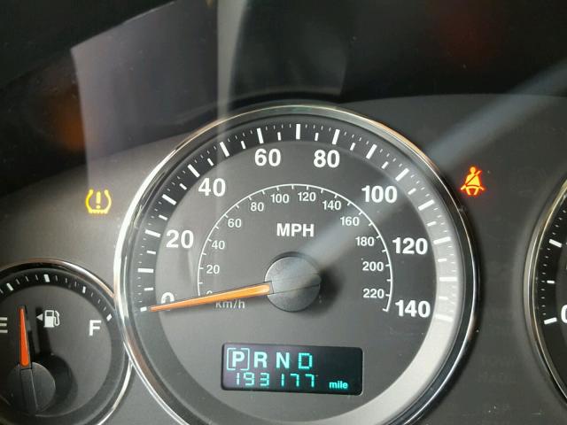 1J8HG48K56C178773 - 2006 JEEP COMMANDER WHITE photo 8