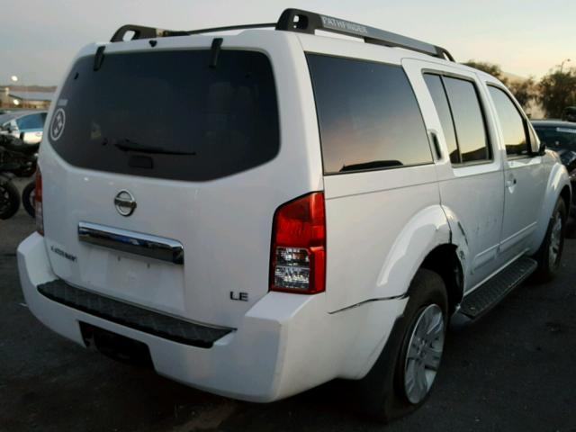 5N1AR18U15C716527 - 2005 NISSAN PATHFINDER WHITE photo 4