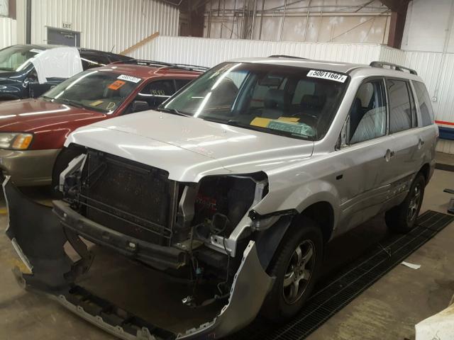 5FNYF18556B010394 - 2006 HONDA PILOT EX SILVER photo 2