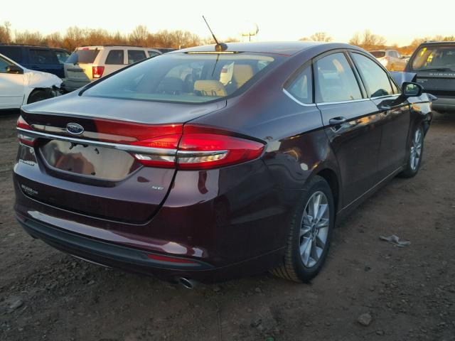 3FA6P0H74HR107075 - 2017 FORD FUSION SE MAROON photo 4