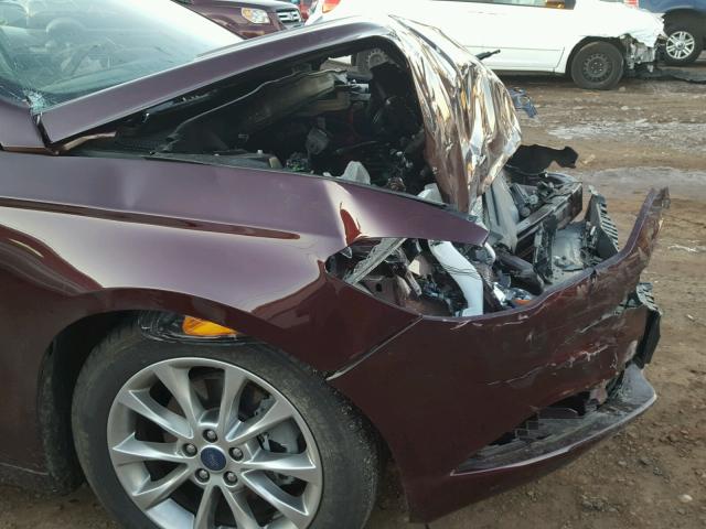 3FA6P0H74HR107075 - 2017 FORD FUSION SE MAROON photo 9