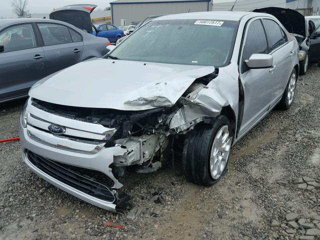 3FAHP0HG2AR218691 - 2010 FORD FUSION SE SILVER photo 2