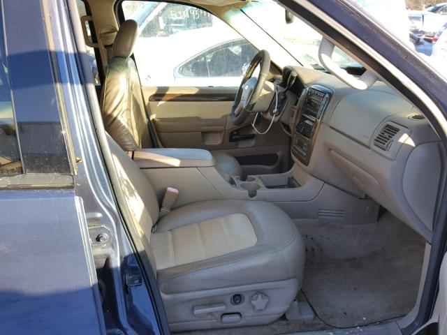 1FMZU74E84UC36819 - 2004 FORD EXPLORER E BLUE photo 5