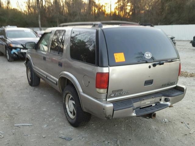 1GNDT13W712128909 - 2001 CHEVROLET BLAZER BEIGE photo 3