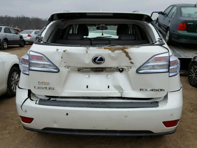 JTJBC1BA5A2018461 - 2010 LEXUS RX 450 WHITE photo 9