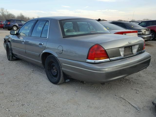 2FAFP71W2YX129684 - 2000 FORD CROWN VICT GRAY photo 3