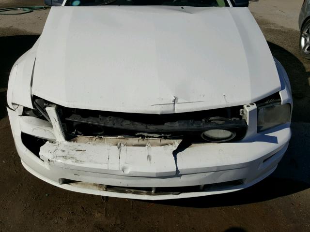 1ZVFT82H365159381 - 2006 FORD MUSTANG GT WHITE photo 9