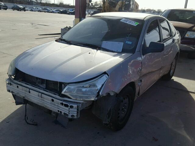 1FAHP35N68W139326 - 2008 FORD FOCUS SE SILVER photo 2