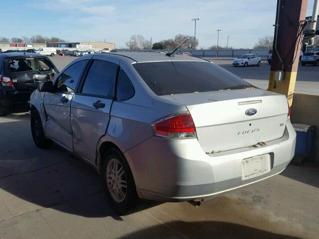 1FAHP35N68W139326 - 2008 FORD FOCUS SE SILVER photo 3