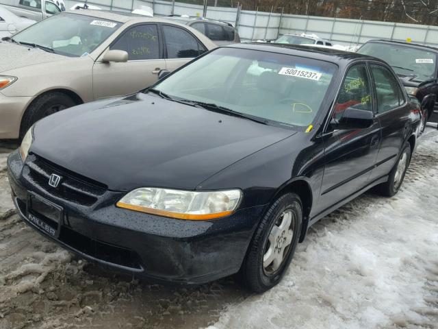 1HGCG1655XA033339 - 1999 HONDA ACCORD EX BLACK photo 2