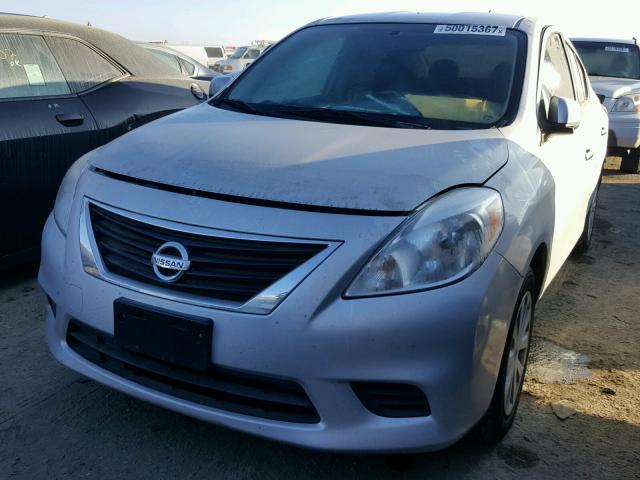 3N1CN7AP6DL873833 - 2013 NISSAN VERSA S SILVER photo 2