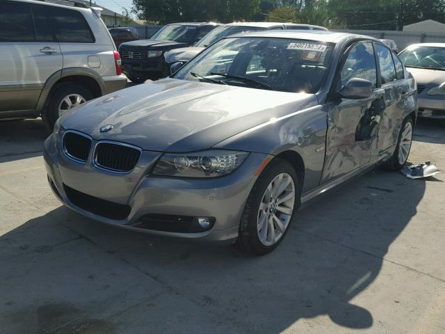 WBAPH7C54BE852815 - 2011 BMW 328 I GRAY photo 2