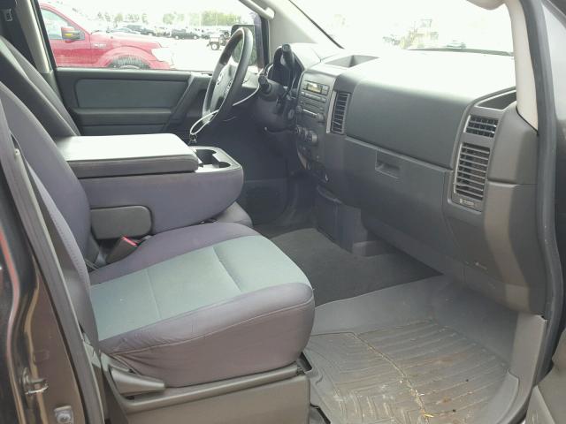 1N6BA07A77N241651 - 2007 NISSAN TITAN XE GRAY photo 5