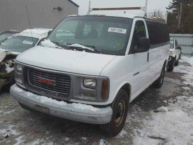 1GTGG25W9Y1137916 - 2000 GMC SAVANA G25 WHITE photo 2