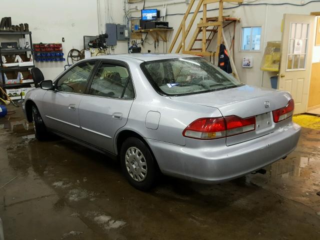 1HGCF866X1A084055 - 2001 HONDA ACCORD VAL SILVER photo 3