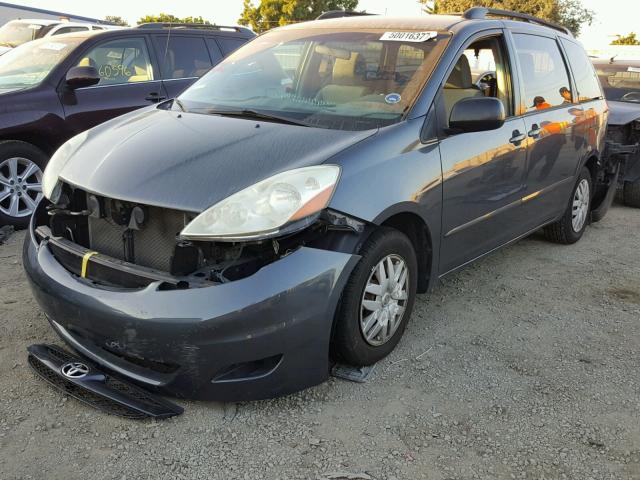 5TDZK23C39S237062 - 2009 TOYOTA SIENNA CE GRAY photo 2