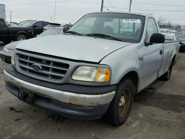 2FTZF1725YCB16706 - 2000 FORD F150 SILVER photo 2