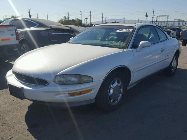 1G4GD2210X4701754 - 1999 BUICK RIVIERA WHITE photo 2