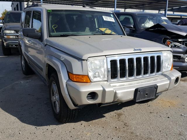 1J8HH48K77C599666 - 2007 JEEP COMMANDER TAN photo 1