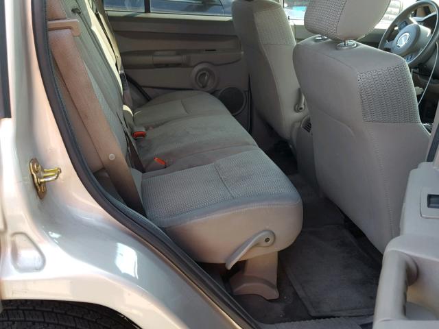1J8HH48K77C599666 - 2007 JEEP COMMANDER TAN photo 6