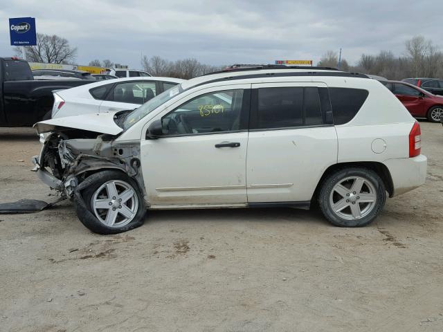 1J8FT47088D793673 - 2008 JEEP COMPASS SP WHITE photo 9