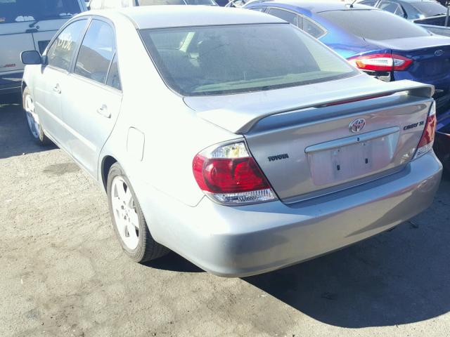 4T1BE32K36U701431 - 2006 TOYOTA CAMRY LE ვერცხლისფერი ფოტო 3