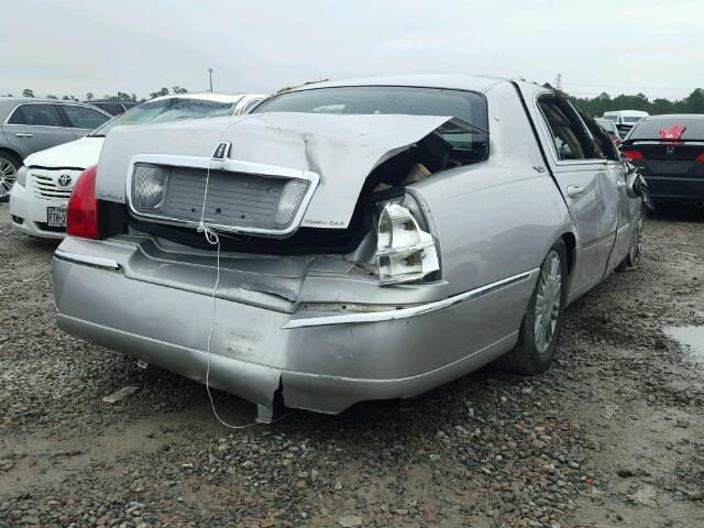 2LNHM82V09X636071 - 2009 LINCOLN TOWN CAR S SILVER photo 4