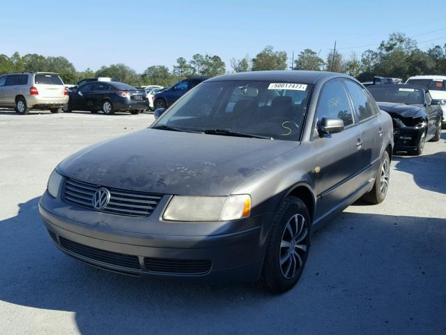 WVWPD63B1XE454287 - 1999 VOLKSWAGEN PASSAT GLX 灰色 照片 2