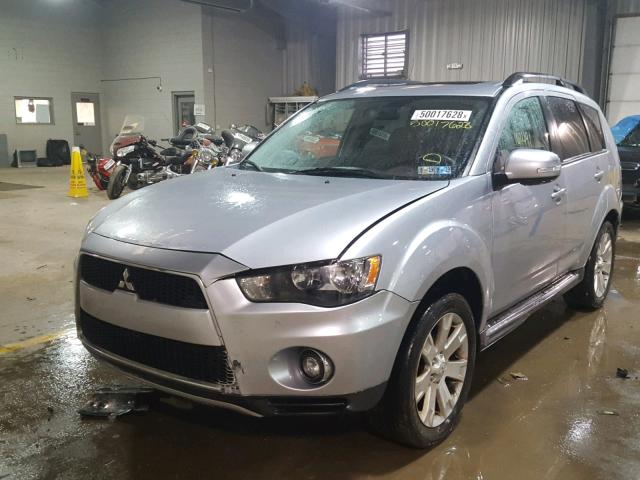 JA4JT3AW7AZ018616 - 2010 MITSUBISHI OUTLANDER SILVER photo 2