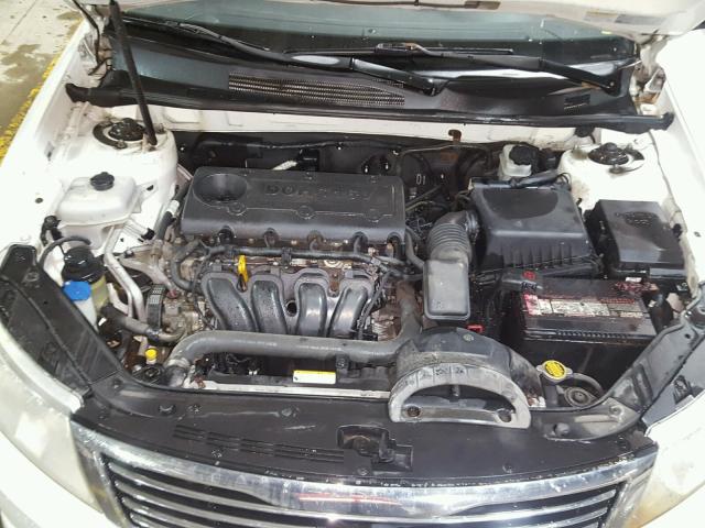 KNAGE228795313638 - 2009 KIA OPTIMA WHITE photo 7