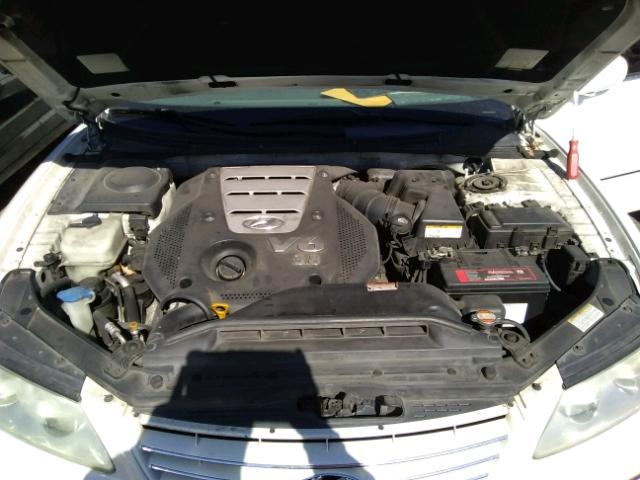 KMHFC46FX7A185548 - 2007 HYUNDAI AZERA SE WHITE photo 7