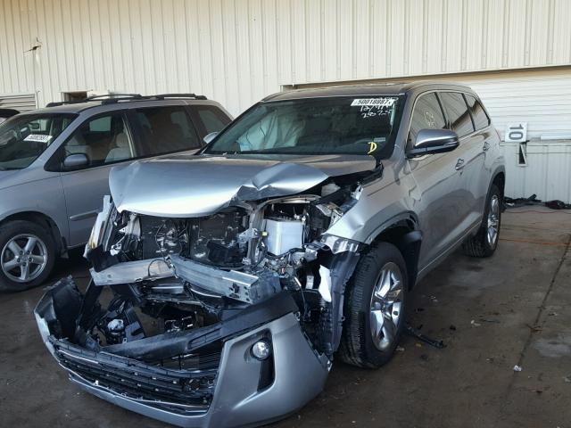 5TDYZRFH7HS232825 - 2017 TOYOTA HIGHLANDER SILVER photo 2