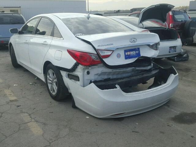 5NPEB4AC6DH713929 - 2013 HYUNDAI SONATA GLS WHITE photo 3