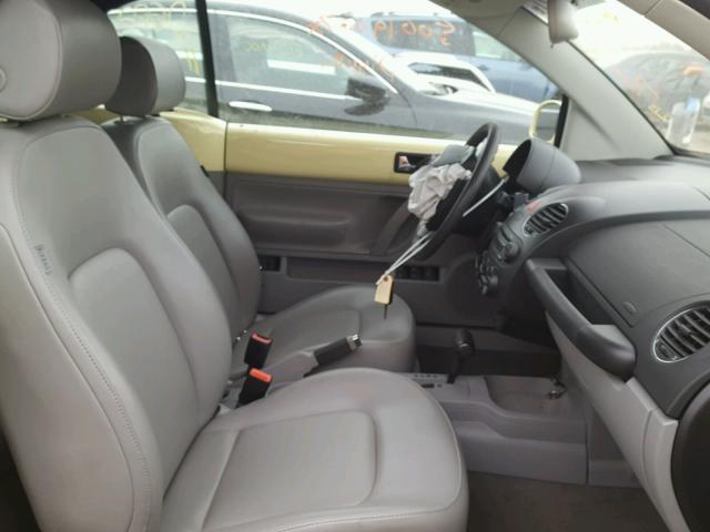 3VWRF31Y46M331436 - 2006 VOLKSWAGEN NEW BEETLE 黄色 照片 5