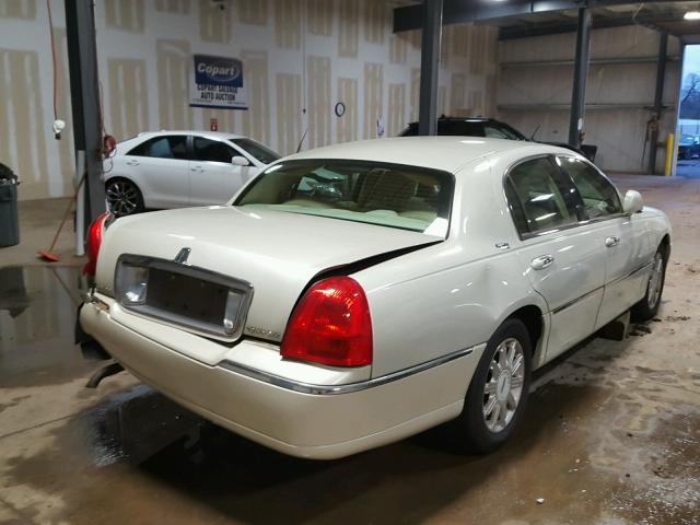 1LNHM82W46Y603952 - 2006 LINCOLN TOWN CAR S TAN photo 4