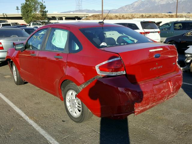 1FAHP35N39W261157 - 2009 FORD FOCUS SE RED photo 3