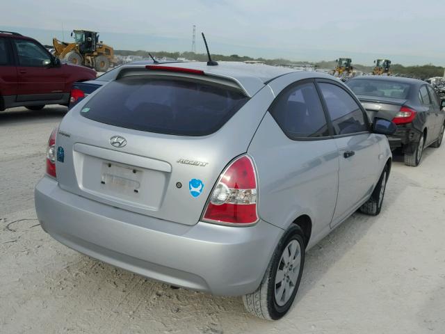 KMHCM36C08U101527 - 2008 HYUNDAI ACCENT GS SILVER photo 4