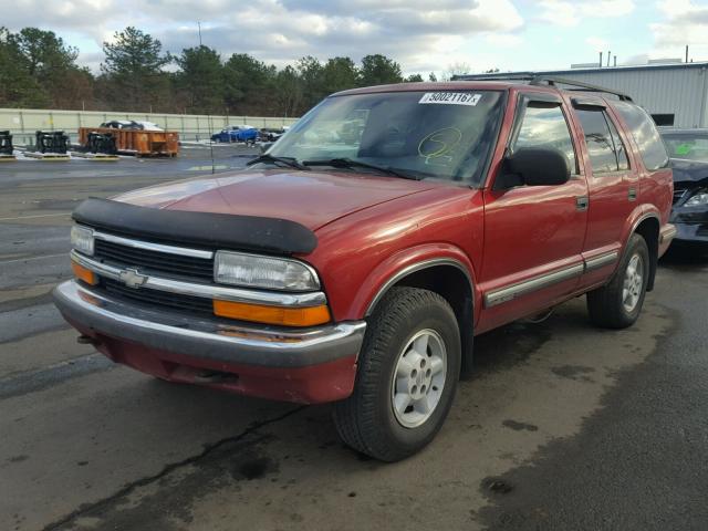 1GNDT13W2X2179159 - 1999 CHEVROLET BLAZER RED photo 2