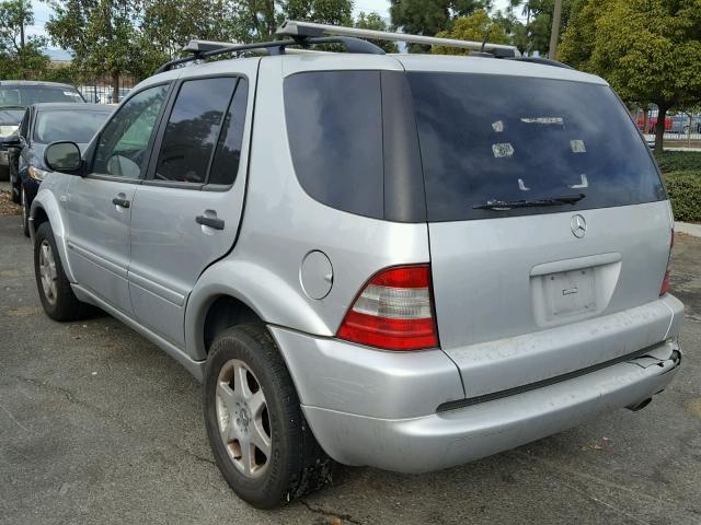 4JGAB54E71A248979 - 2001 MERCEDES-BENZ ML 320 SILVER photo 3