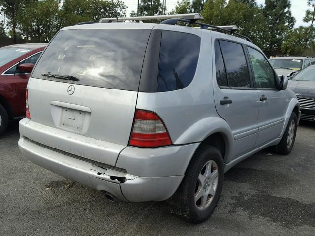 4JGAB54E71A248979 - 2001 MERCEDES-BENZ ML 320 SILVER photo 4