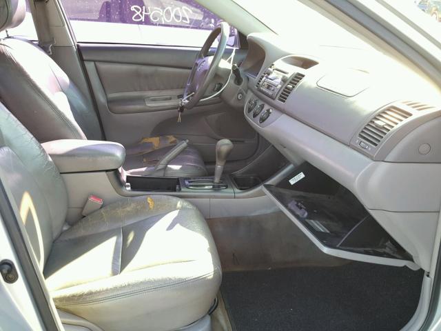 4T1BE32K92U593276 - 2002 TOYOTA CAMRY LE ვერცხლისფერი ფოტო 5