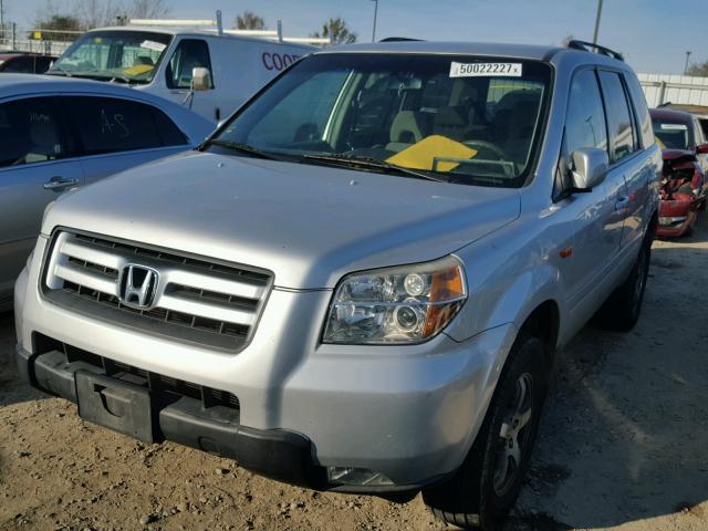 5FNYF18428B023730 - 2008 HONDA PILOT EX SILVER photo 2