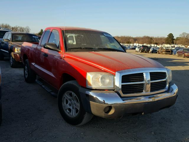 1D7HE42K95S289424 - 2005 DODGE DAKOTA SLT RED photo 1