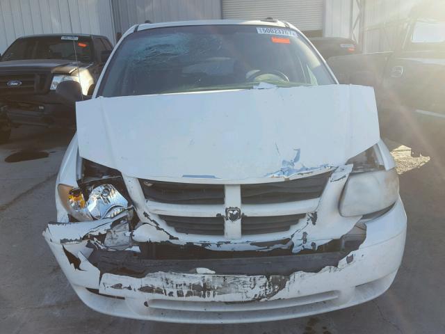 1D4GP24R65B212978 - 2005 DODGE GRAND CARA WHITE photo 7