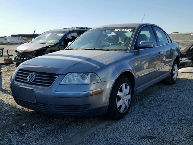 WVWMD63B44P050970 - 2004 VOLKSWAGEN PASSAT GL GRAY photo 2