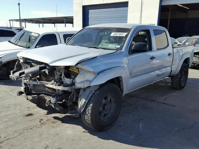 3TMKU72N76M006771 - 2006 TOYOTA TACOMA DOU SILVER photo 2