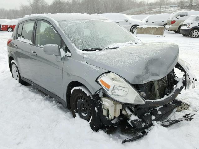 3N1BC13E59L454289 - 2009 NISSAN VERSA S GRAY photo 1