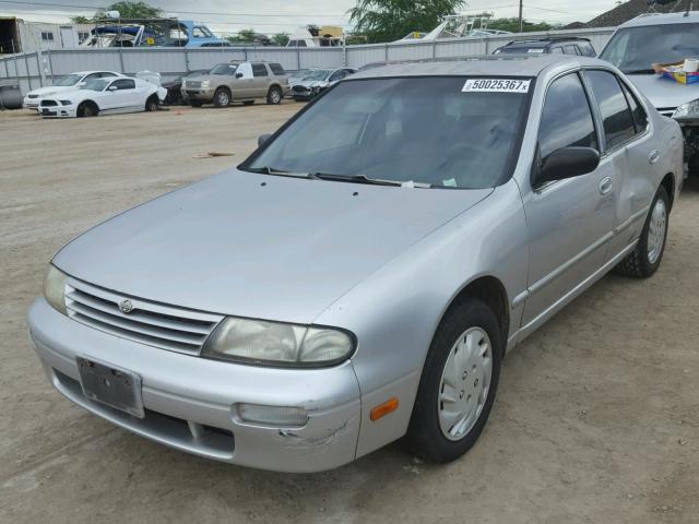 1N4BU31D2VC143172 - 1997 NISSAN ALTIMA XE SILVER photo 2