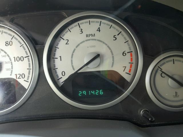 2A8HR54PX8R762582 - 2008 CHRYSLER TOWN & COU WHITE photo 8