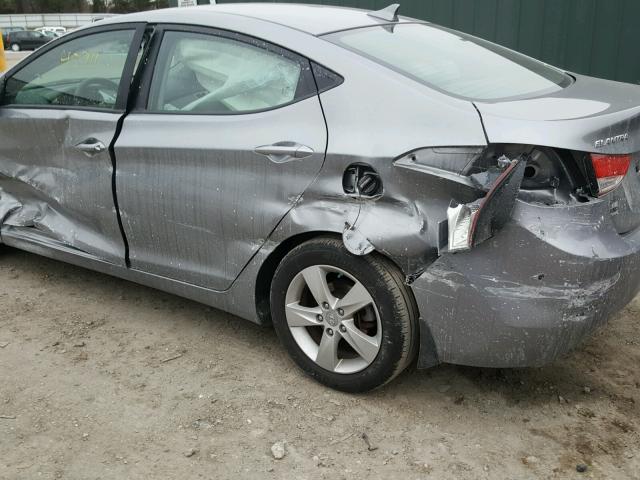 KMHDH4AE0DU938358 - 2013 HYUNDAI ELANTRA GL GRAY photo 9